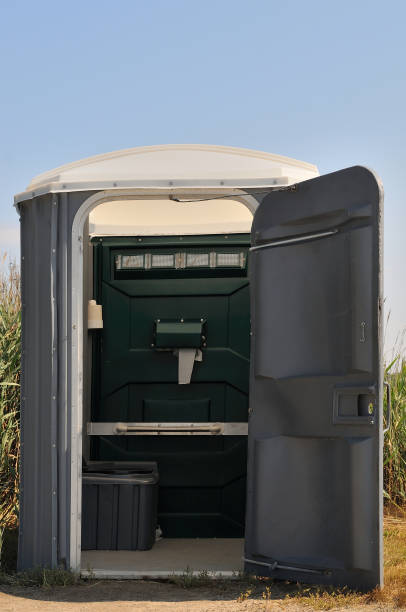 Best Portable toilet rental cost  in Oak Park, CA